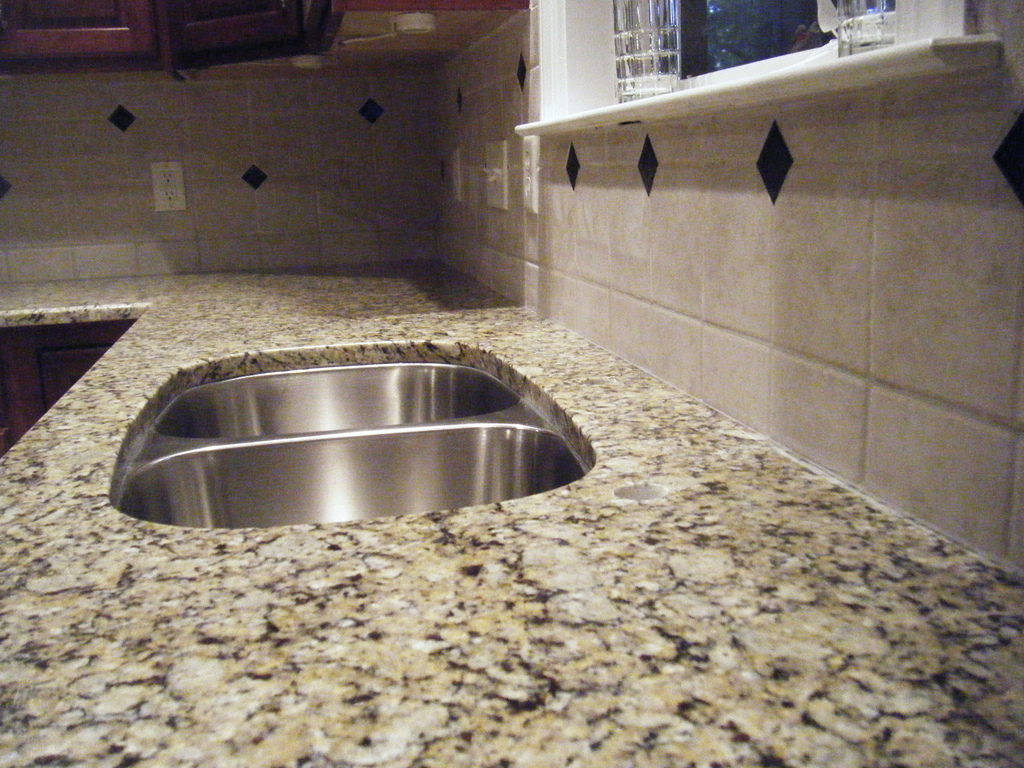 Kitchen sink and slab cleaning