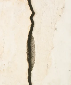 How to Perform an Effective Wall Crack Repair in Your Home?