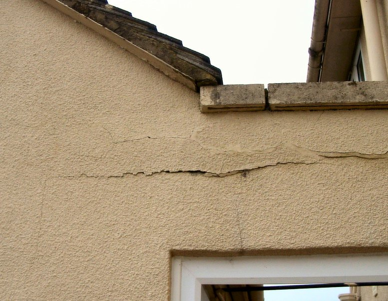 structural cracks