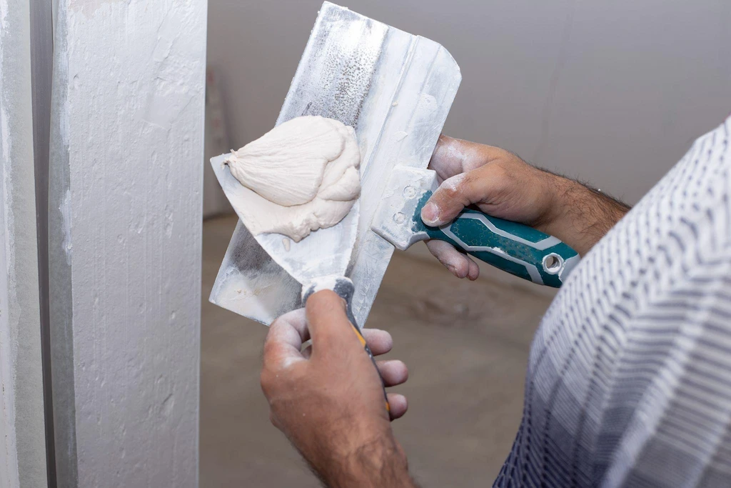 Understanding the Minimum Curing Time for Plastering